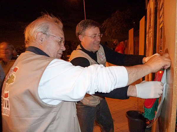 Carteles_AxC_paneles Nosotros pegamos donde hay que pegar