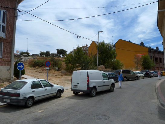 "Acceso" a la zona verde desde la calle de Madrid